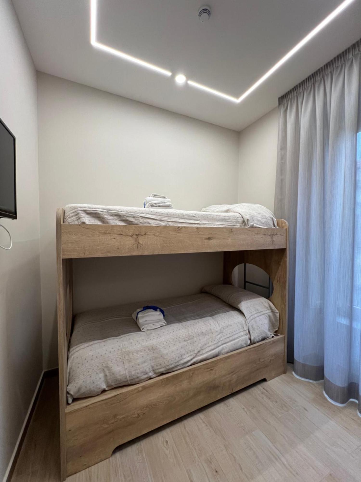 ナポリ ルレ ピアッツア デル プレビシート Bed & Breakfast エクステリア 写真